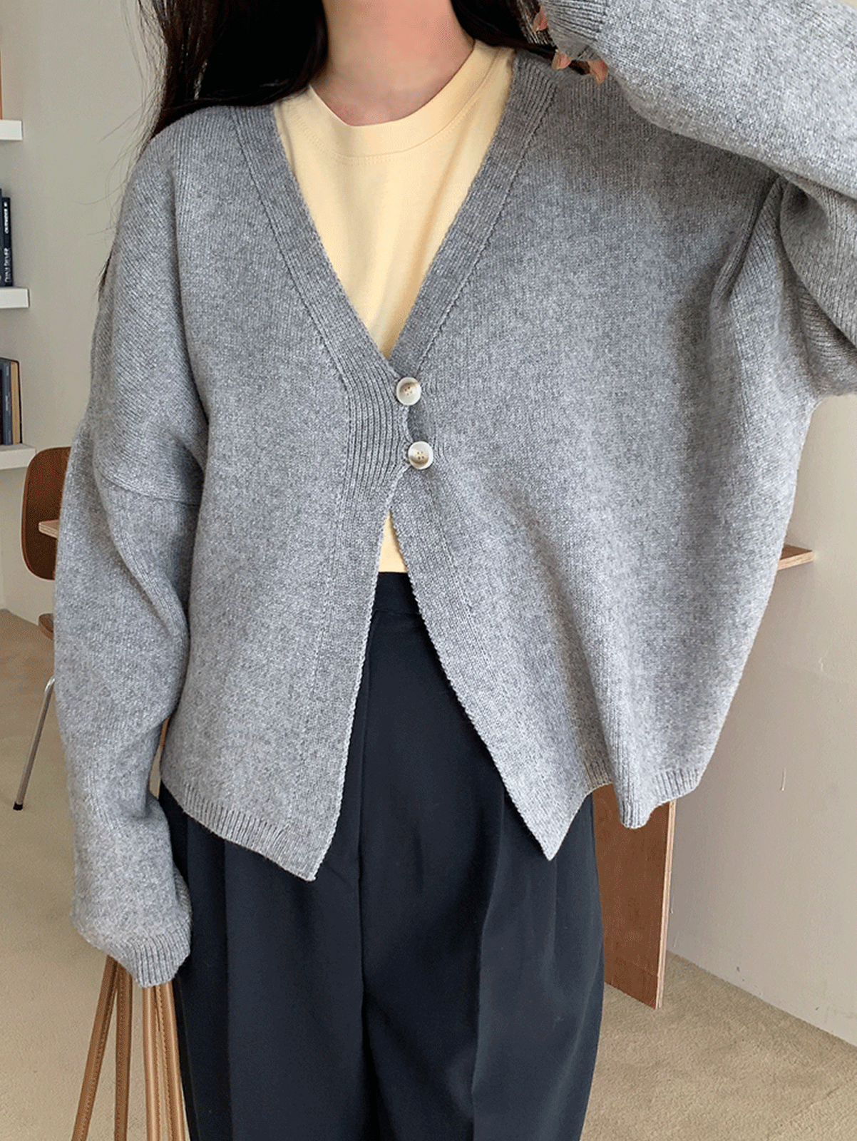 small two button cardigan 그레이